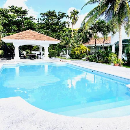 Casa Blanca ZH Kukulkán Mall Cancun Bagian luar foto